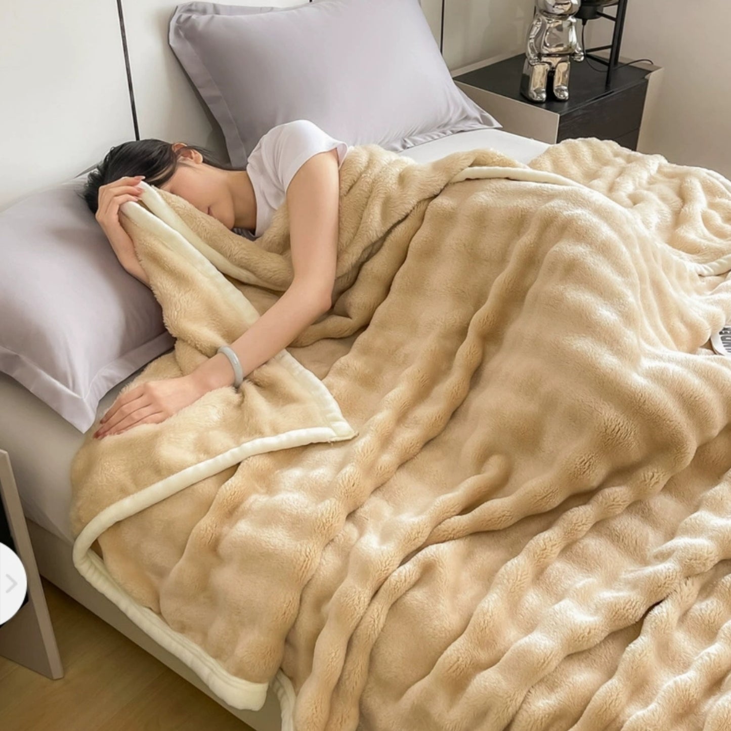 Luxury bubble flannel blanket